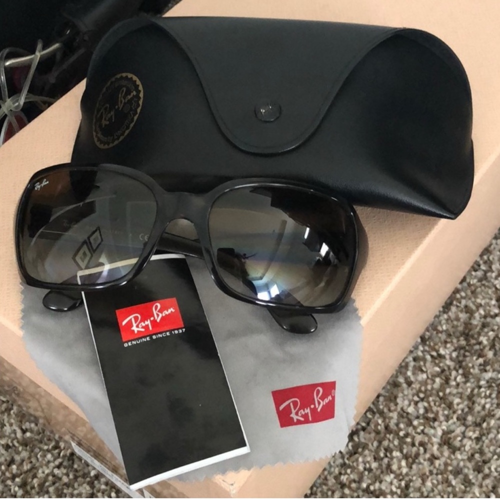 Ray-Ban Sunglasses 😎